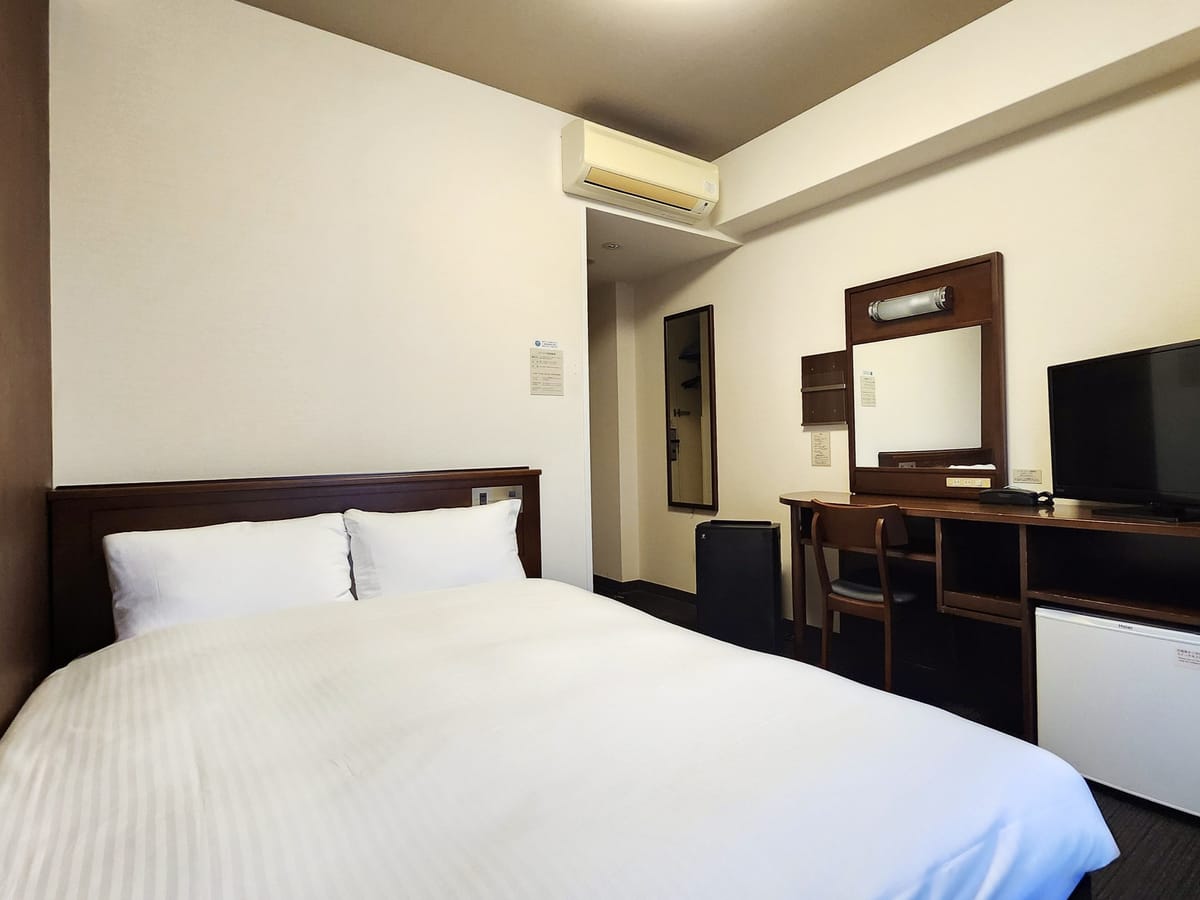 ホテルルートイン長浜インター 禁煙セミダブル