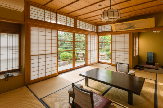 萩の宿 常茂恵 総檜造りの特別室「白梅・紅梅」　10帖＋4.5帖（1階庭園側、禁煙）