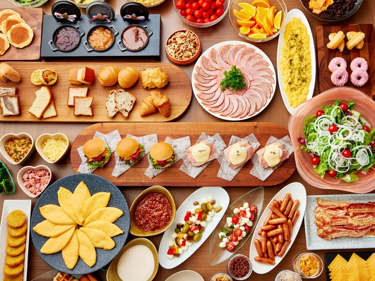 アパホテル&リゾート<大阪なんば駅前タワー> 【朝食(ブランチ)ビュッフェ付き】テーマパークビュッフェ体験○2階17CLUB