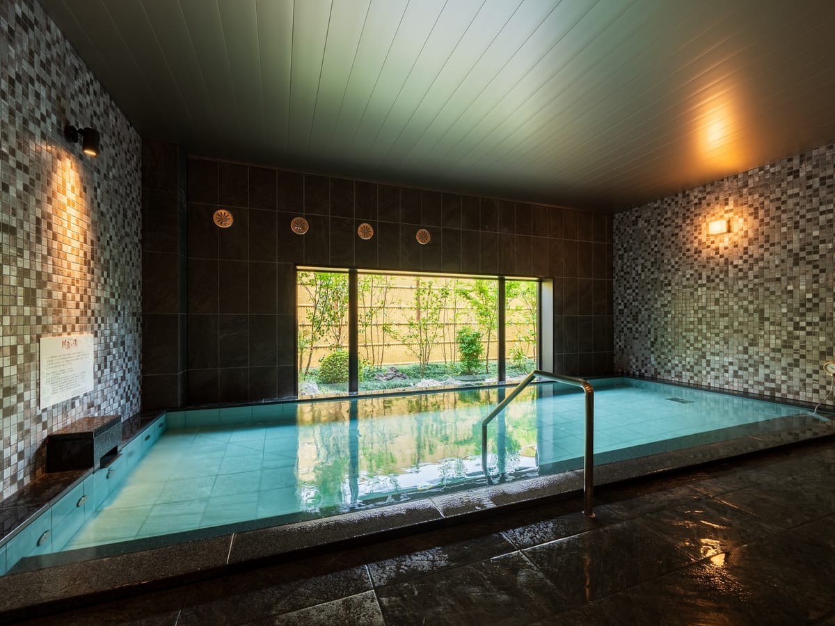 グランヴィリオホテル丹波篠山 -和蔵- 【食事なし】レトロな街並みを満喫■保湿効果に優れた天然温泉「朝霧の湯」でリフレッシュ■