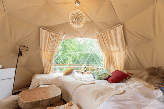 湯布院温泉郷 グランピング COMOREBI ＼NEW／【半露天風呂付き/温泉】ドーム型テント5m（最大4名）