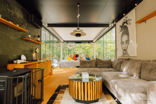 湯布院温泉郷 グランピング COMOREBI ＼NEW／【半露天風呂付き/温泉】全面ガラス 光の箱（最大5名）