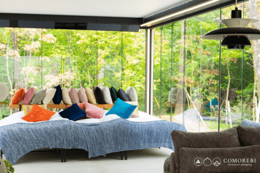 湯布院温泉郷 グランピング COMOREBI ＼NEW／【半露天風呂付き/温泉】全面ガラス 光の箱（最大5名）