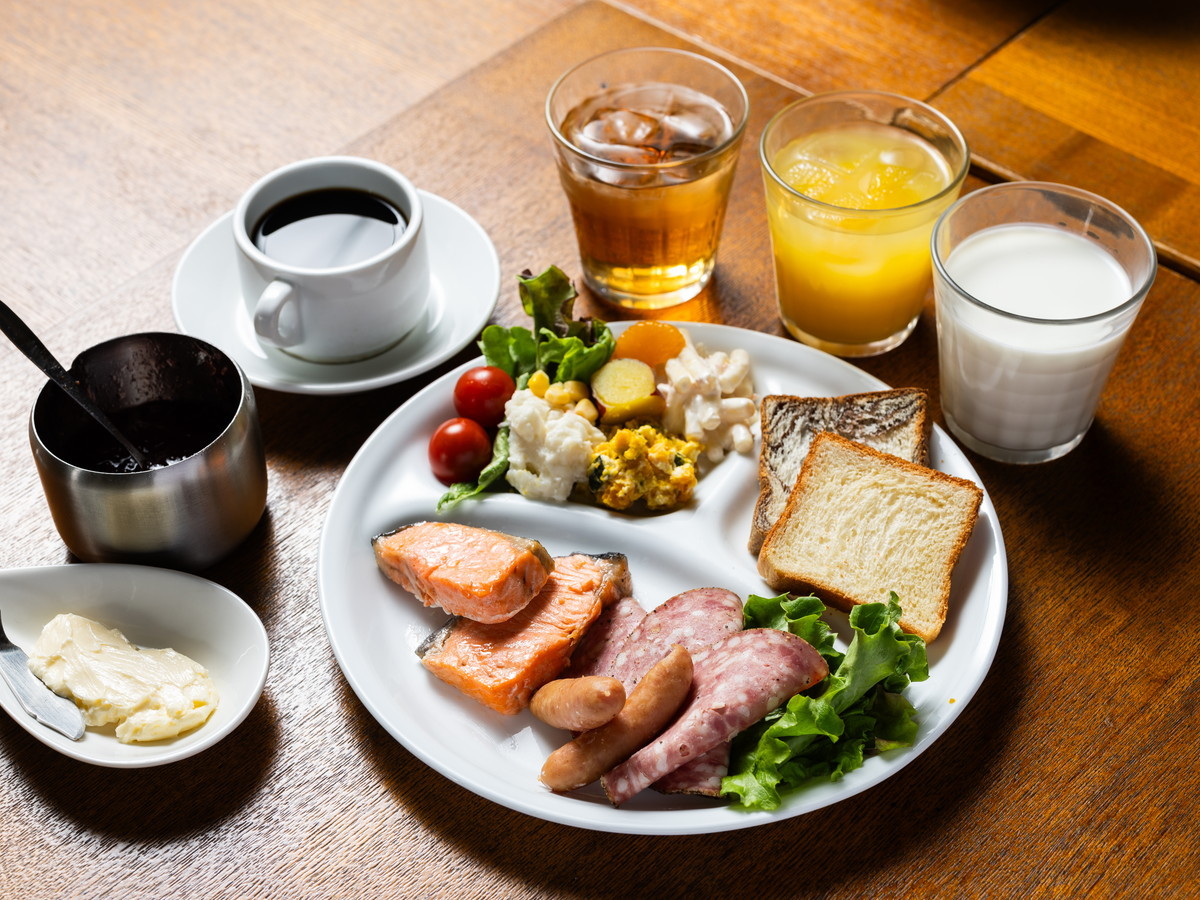 アパホテル<銀座 新富町駅前北> 【朝食付き】30品目以上の和洋ビュッフェ朝食付きプラン(朝食会場:アパホテル〈八丁堀駅南〉)