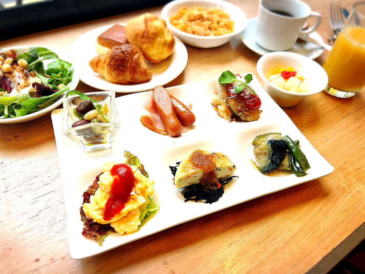 アパホテル＜浅草橋駅北＞ 【朝食付き】和洋の日替わりプレート＋ハーフビュッフェ