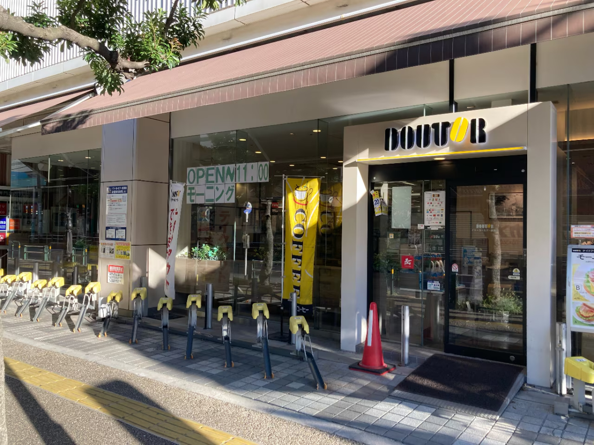 アパホテル＜綾瀬駅前＞ 【朝食付き】東京メトロ千代田線、JR常磐線「綾瀬駅」（東口）から徒歩約1分！