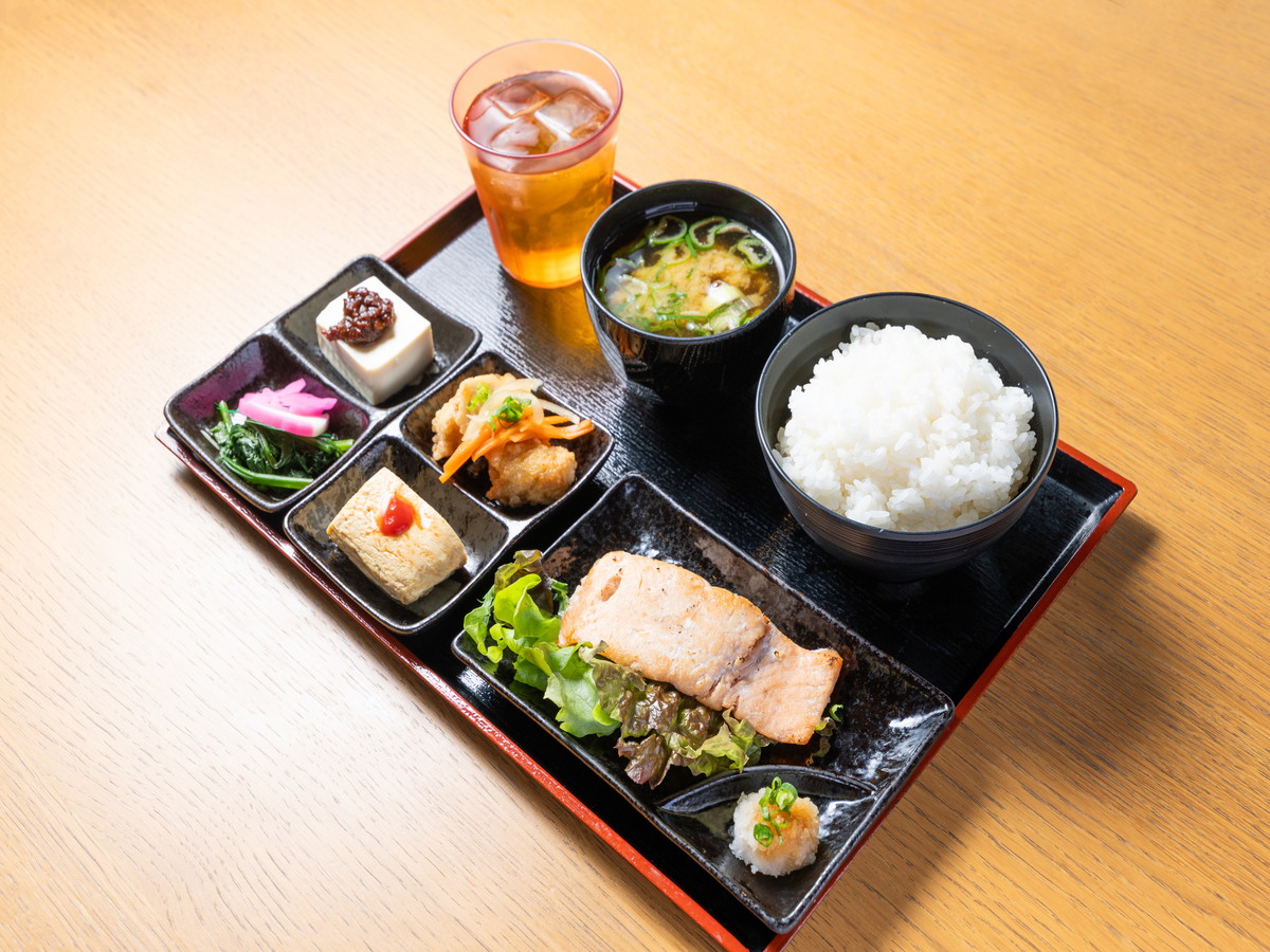 アパホテル＜千葉八千代緑が丘＞ 【朝食付】和・洋から選べる♪日替わりセットメニュー♪　天然温泉大浴場完備