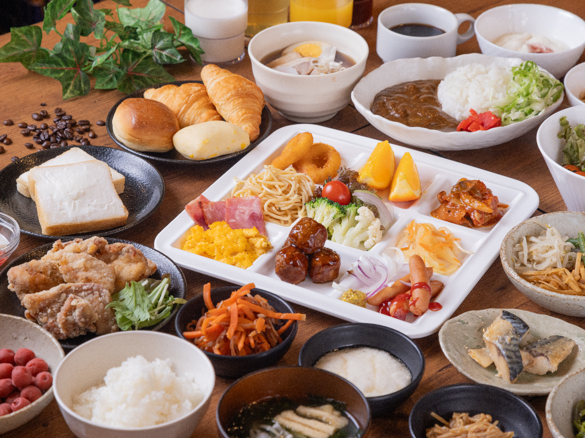 アパホテル〈福島駅前〉 【朝食付き】●朝6:00から営業 ●和洋約50種類のビュッフェ