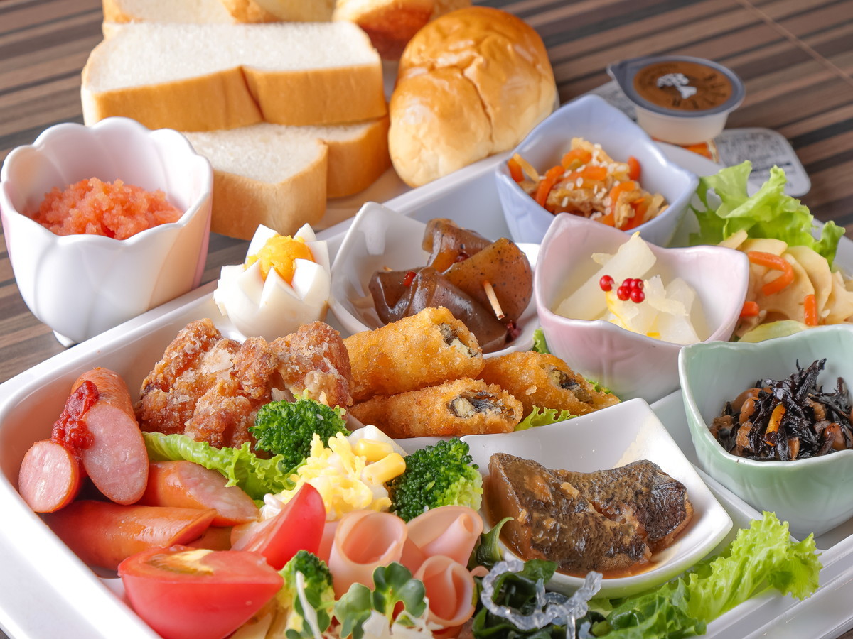 アパホテル＜博多駅前４丁目＞ 【朝食バイキング付】一日のはじまりはおいしい朝食から。30種類の和洋バイキング形式