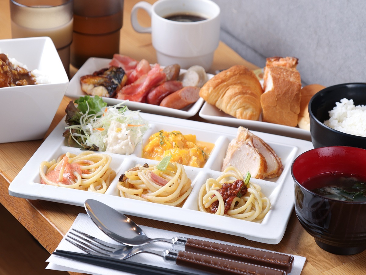 アパホテル＜博多駅前２丁目＞ 【朝食付き】博多明太子やスパゲッティを朝から堪能！食後のコーヒー持ち帰り可能！