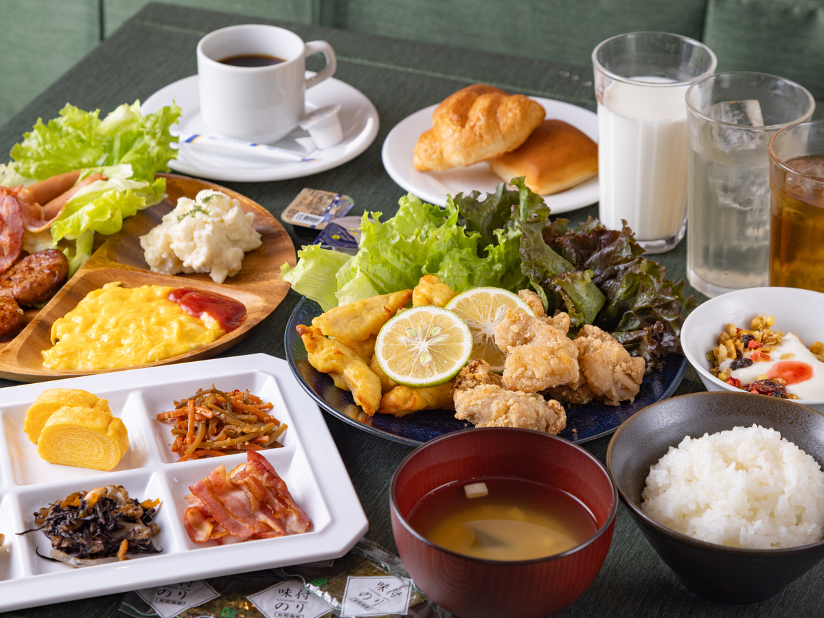 アパホテル<博多駅前3丁目> 【朝食ビュッフェ付】大分名物「とり天」が味わえる和洋ビュッフェ