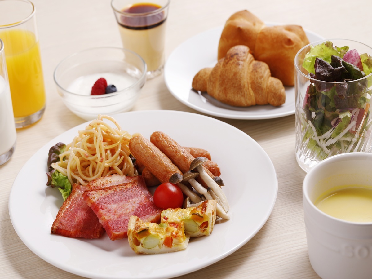 アパホテル＜博多駅筑紫口＞ 【朝食バイキング付】水炊きや博多の郷土料理がメインの朝食