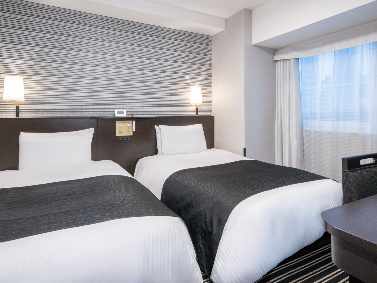 アパホテル＜新宿 歌舞伎町タワー＞ □□ 禁煙室 □□ 　ツイン