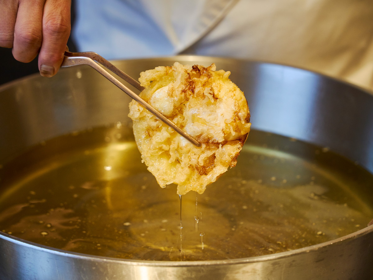 アパホテル＜金沢駅前＞ 【朝食付き】ご当地の朝食和膳　■大浴殿・サウナ完備！