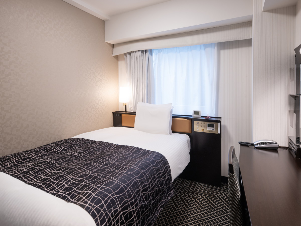 アパホテル<神田駅前> □禁煙室□シングル