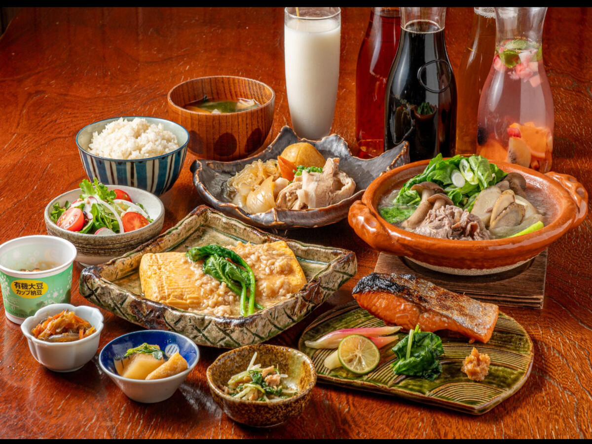 アパホテル＜神戸三宮＞ 【いさな朝食付き】身体にやさしい和の定食〇全室個別空調〇