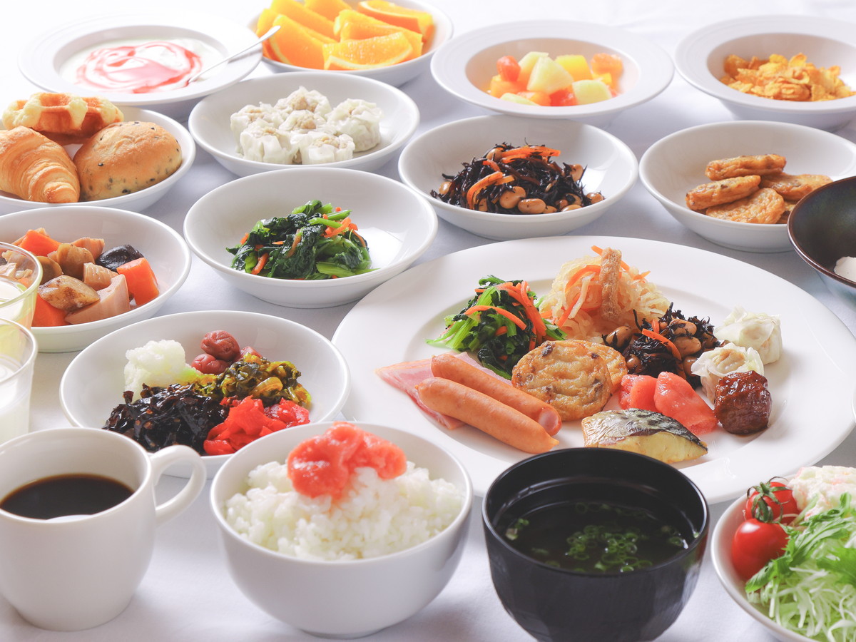 アパホテル<小倉駅前> 【朝食ビュッフェ付】■一日の始まりは美味しい朝食から ■「北九州空港」からリムジンバスで約35分