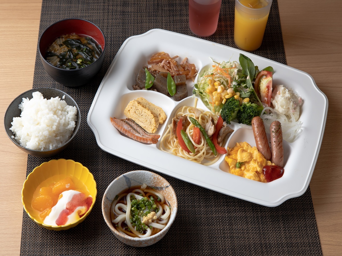 アパホテル〈丸亀駅前大通〉 【朝食付き】1日の活力源となる朝食を!JR丸亀駅や丸亀城へ徒歩5分の好立地!