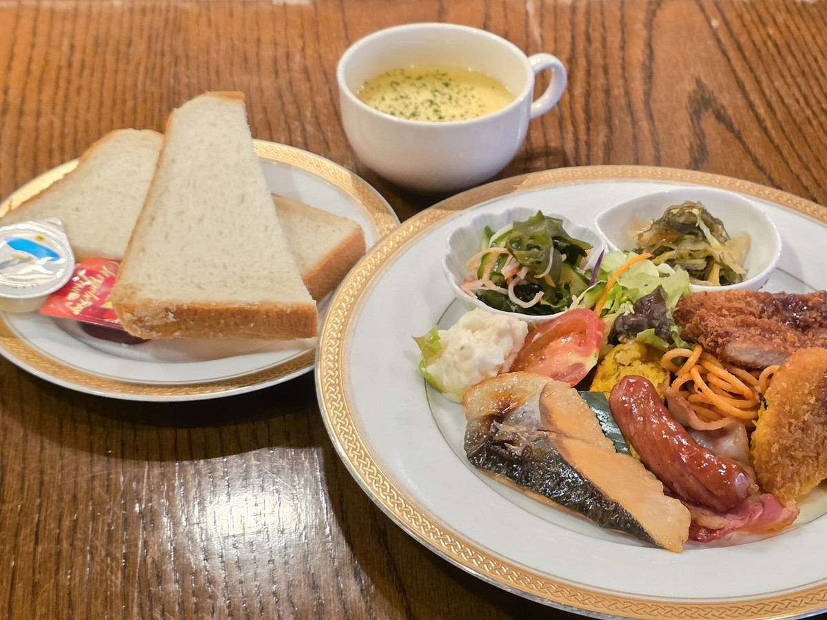 アパホテル<長崎駅前> 【朝食付】3種類から選択の朝食セット!JR「長崎駅」(東口)徒歩4分【アパは映画もアニメも見放題】
