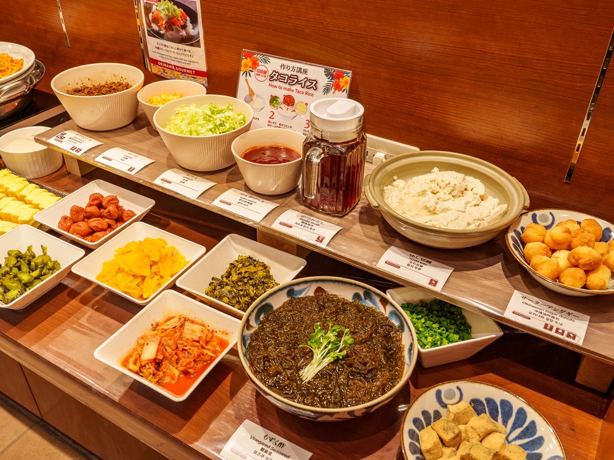 アパホテル＜那覇松山＞ 【朝食バイキング付】■焼き立てナンと本格インドカレー3種類が美味しい ■約40種類の和洋バイキング