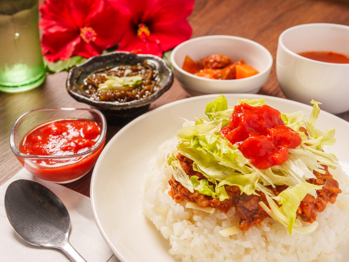 アパホテル<那覇空港若狭> 【朝食付】ゆいレール「県庁前駅」徒歩12分 ■那覇空港から車で約6分【アパは映画もアニメも見放題】