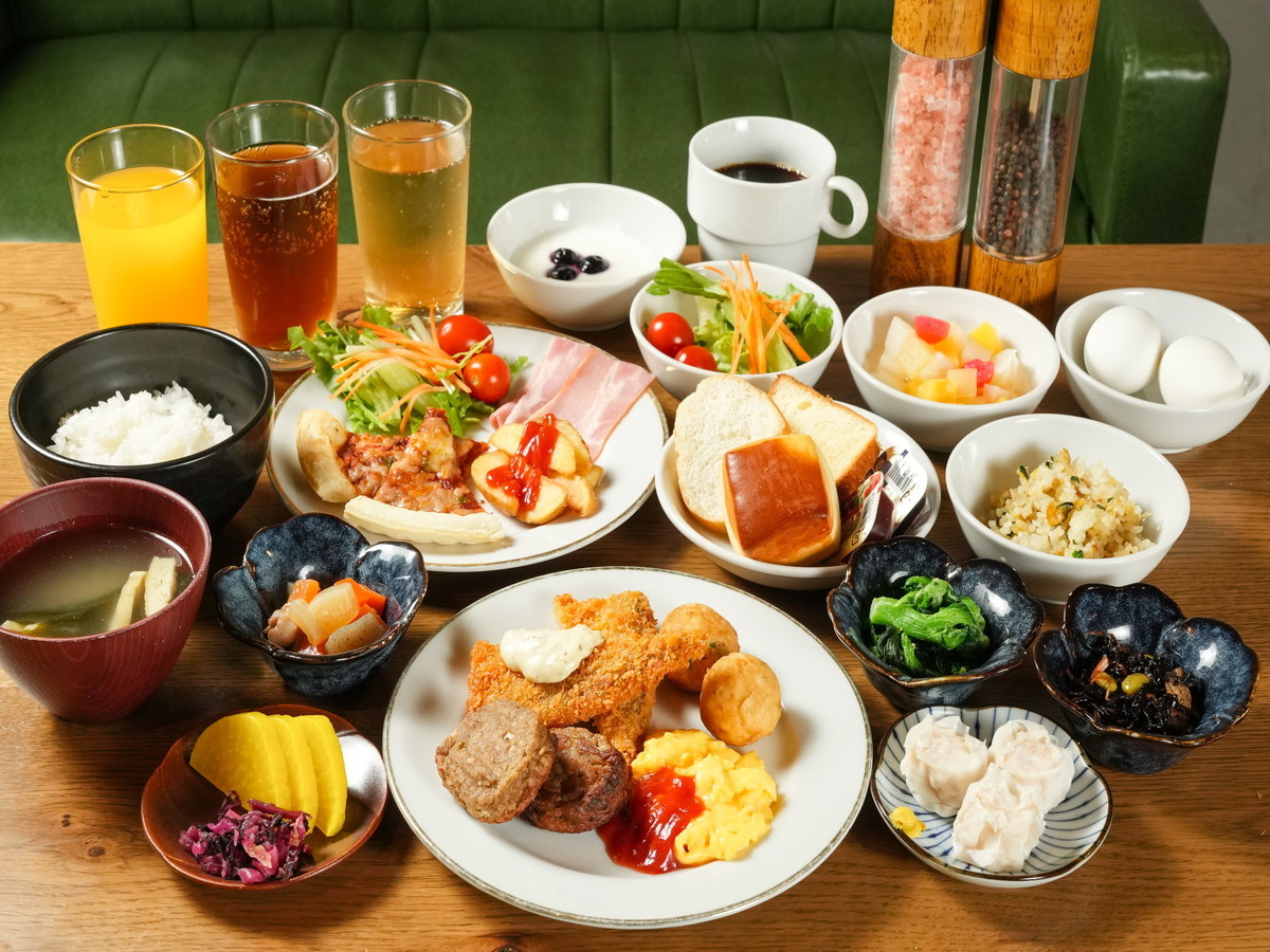 アパホテル〈なんば南 恵美須町駅〉（新世界） 【朝食ビュッフェ付】栄養バランスが整った和洋中料理で良い一日を！地下鉄「恵美須町駅」徒歩１分