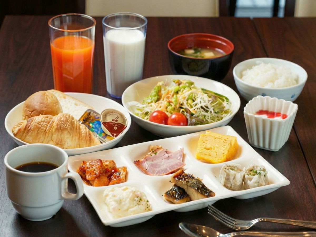 アパホテル＜なんば心斎橋西＞ 【朝食付き】焼きたてがポンッと躍り出る！「魔法のパンケーキ」と管理栄養士監修の身体に優しいビュッフェ