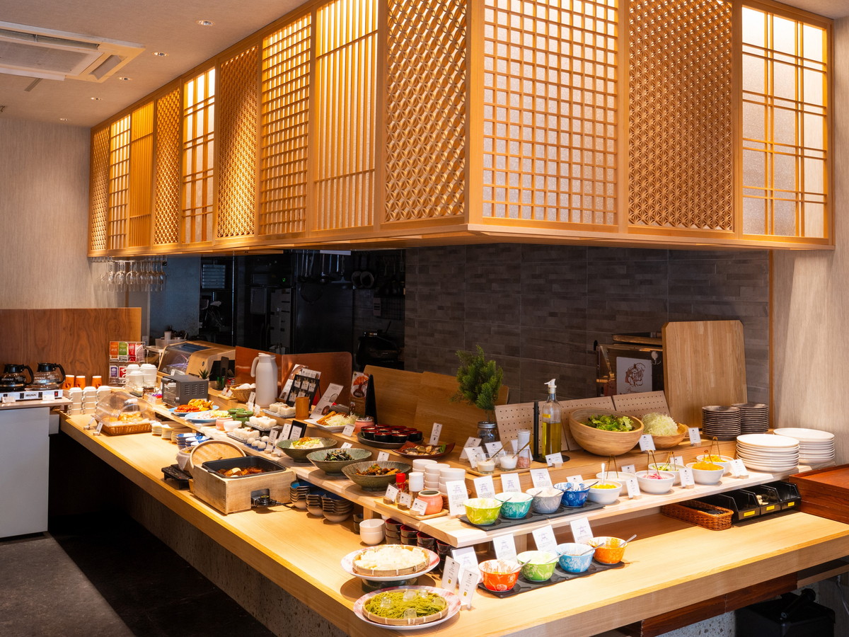 アパホテル〈名古屋駅前南〉 【朝食付き】名古屋の味覚と洋の彩りで迎える和洋ビュッフェ【名古屋旅行満喫】