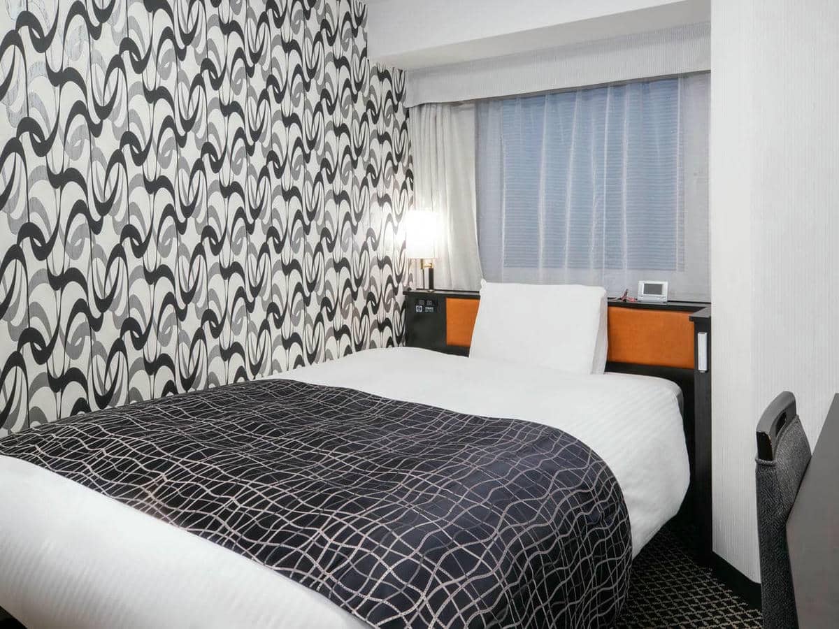 アパホテル＜日本橋 馬喰町駅前＞ 【素泊まり】全室禁煙ホテル！東京・浅草・羽田・成田へ乗り換え不要！3駅3路線よりアクセス可能！