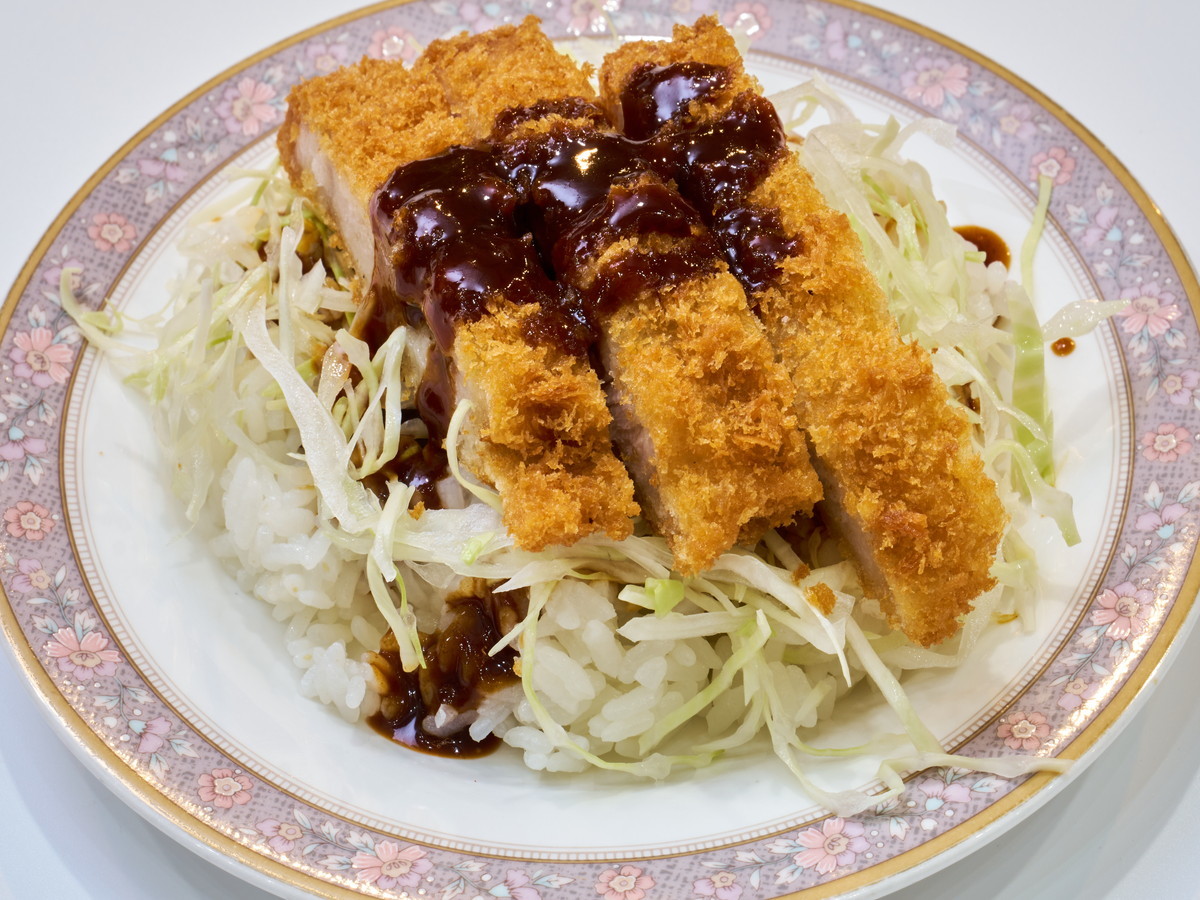 アパホテル〈岡山駅前〉 【朝食付き】岡山名物ままかりが人気！約30種類の和洋ビュッフェ