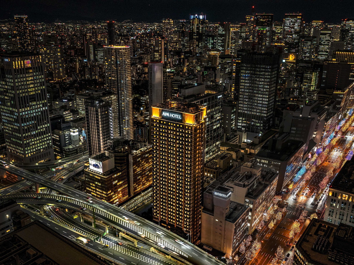 アパホテル＆リゾート〈御堂筋本町駅前タワー〉 【素泊まり】地下鉄「本町駅」直結●大浴場・露天風呂完備