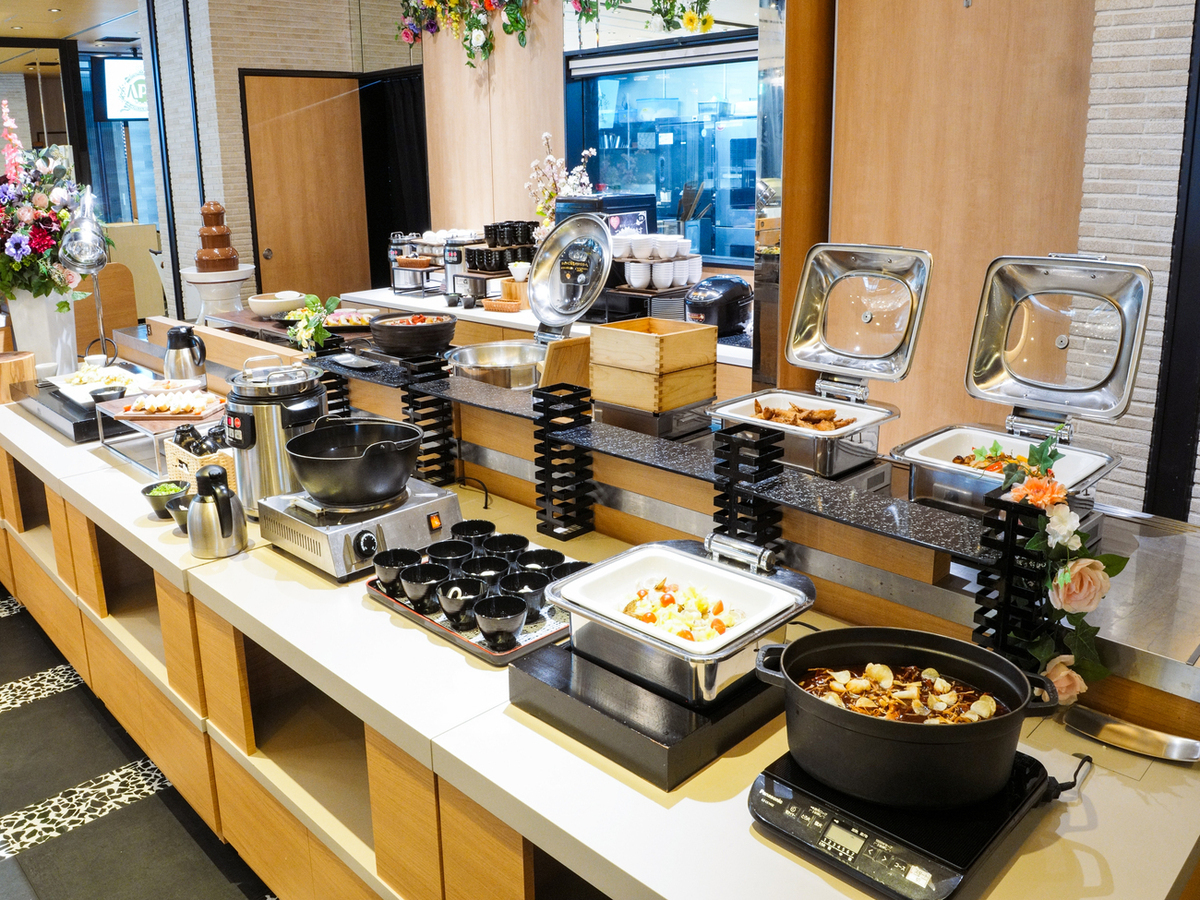 アパホテル＆リゾート〈御堂筋本町駅前タワー〉 【夕食付き】牛ロースステーキと和洋のディナービュッフェ●飲み放題付き