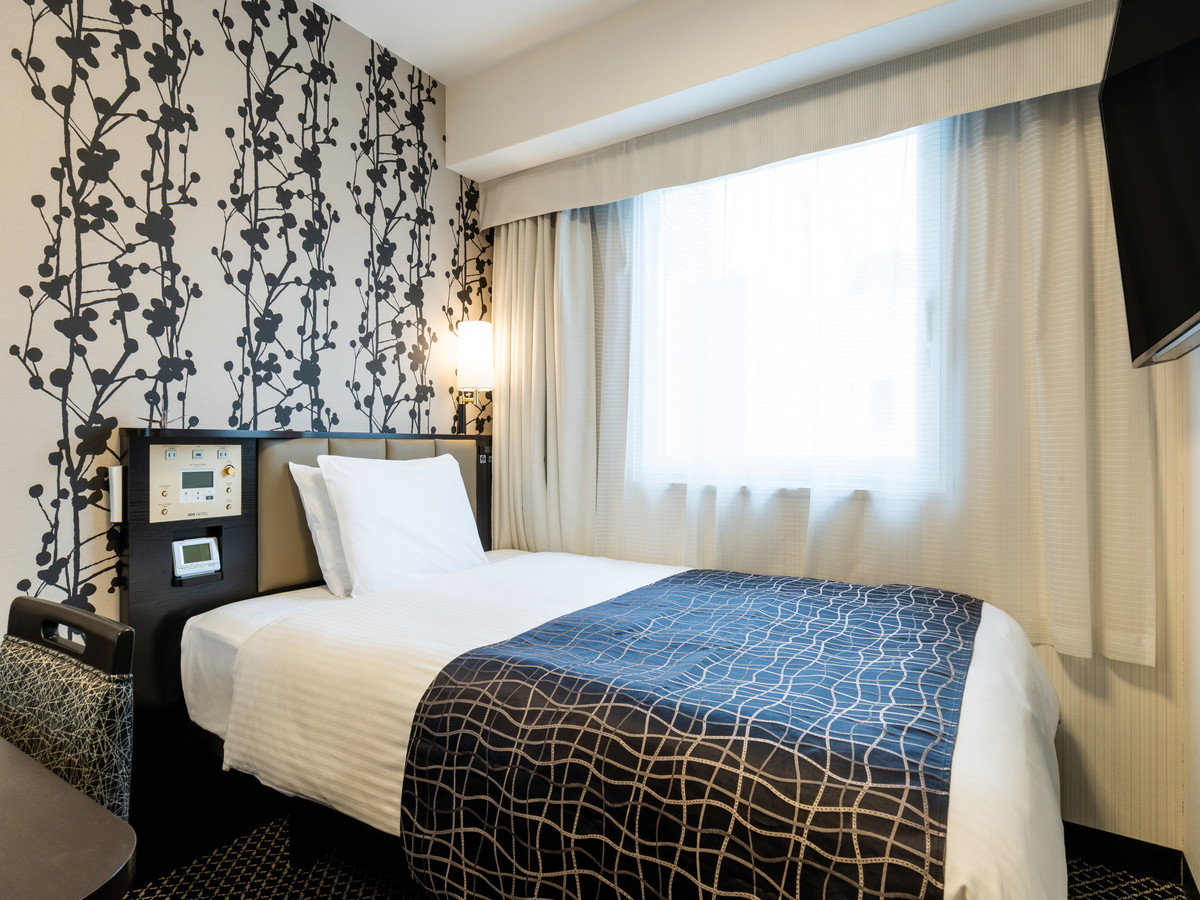 アパホテル〈淀屋橋 北浜駅前〉 スタンダードルーム 1名利用【禁煙室】