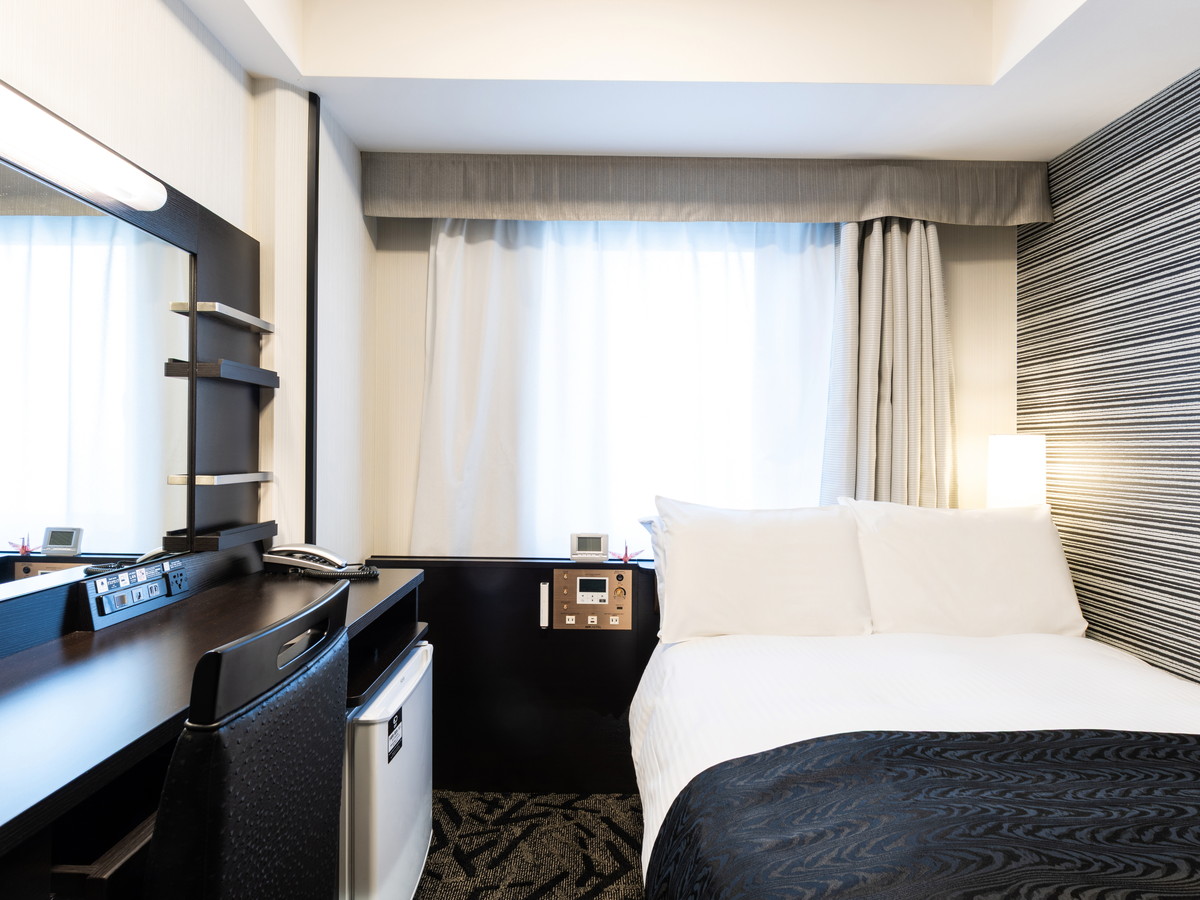 アパホテル〈渋谷道玄坂上〉 セミダブル 禁煙室