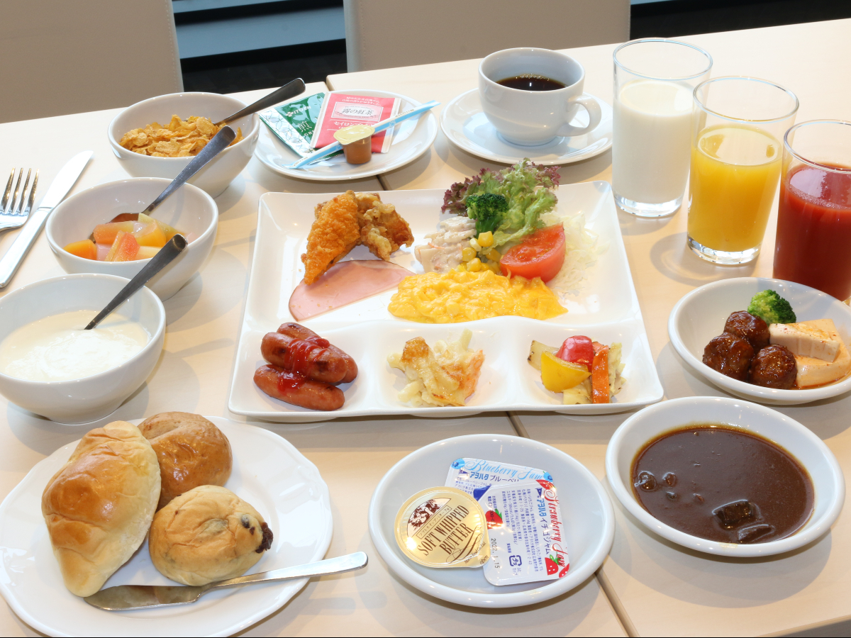 アパホテル<高岡駅前> 【朝食ビュッフェ付き】当館おすすめ!旬の食材を取り入れた和洋中50種類のビュッフェ!