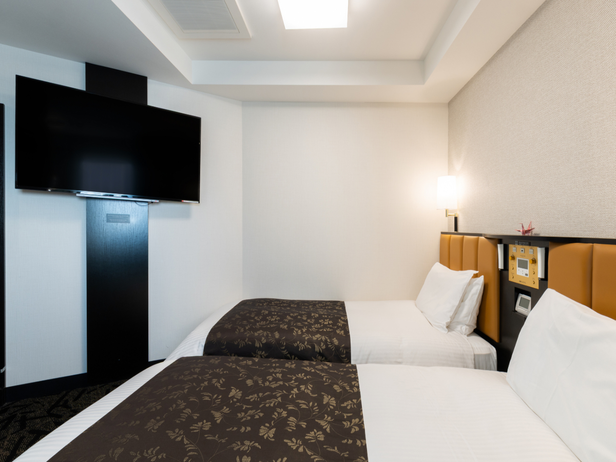 アパホテル＜高岡駅前＞ コーナーコンパクトツイン 禁煙室