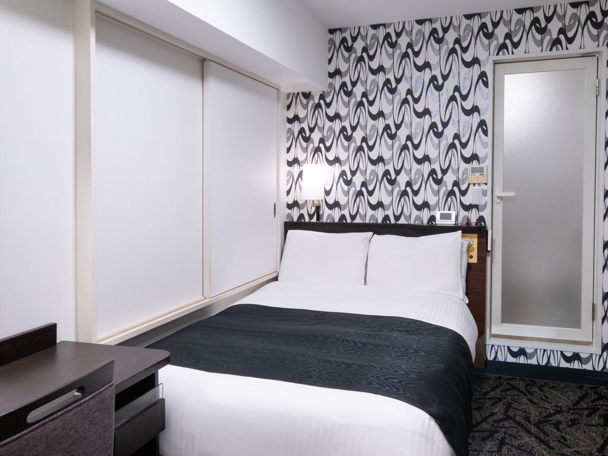 アパホテル＜築地駅南＞ □禁煙室□セミダブル