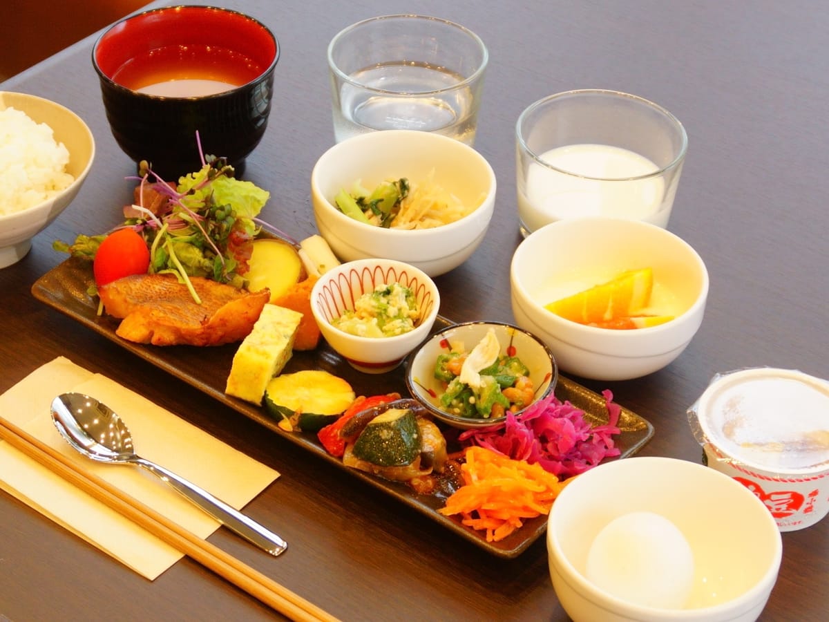 アパホテル<埼玉谷塚駅前> 【朝食付き】プラン ~選べる主菜で朝から整う、発酵と麹の和洋ハーフビュッフェ~