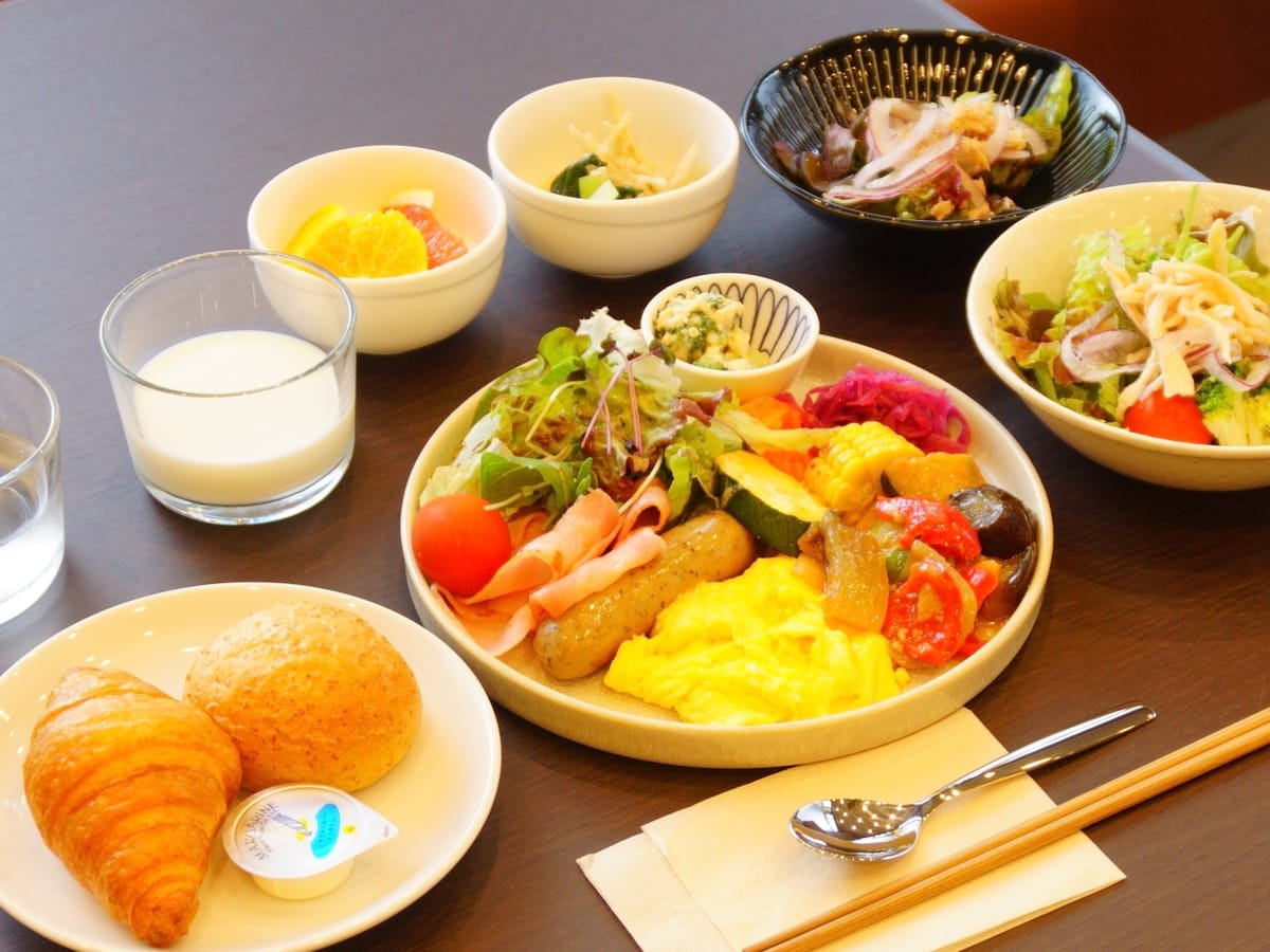 アパホテル<埼玉谷塚駅前> 【朝食付き】プラン ~選べる主菜で朝から整う、発酵と麹の和洋ハーフビュッフェ~