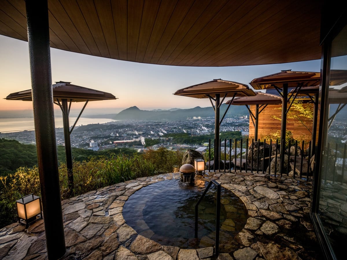 ANAインターコンチネンタル別府リゾート＆スパ 45日前までの早期予約プラン　館内各所から別府市街地の絶景を一望するリゾートステイ～朝食付き～