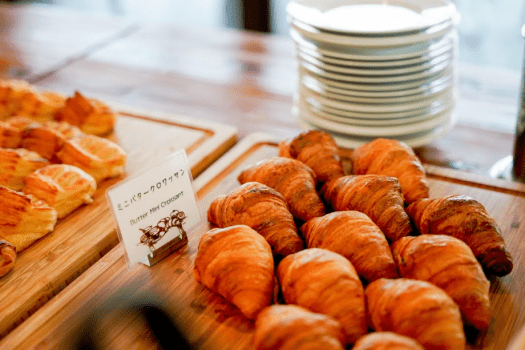 ホテルカレッタ 【航空券＋宿泊】朝夕2食付！奄美の味覚を堪能♪郷土料理＆焼きたてパンビュッフェ付