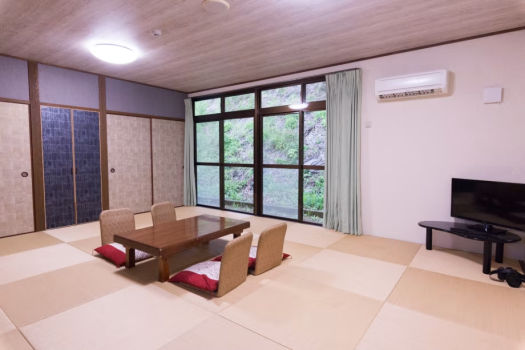 ホテルカレッタ ＜ヒルサイド棟＞　和室　（海が見えないお部屋です）