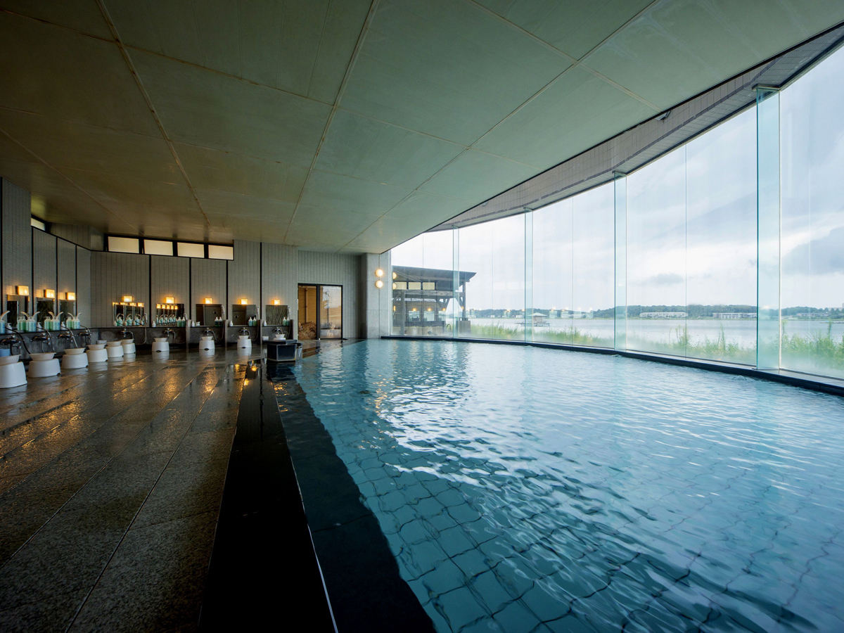 湖畔の宿森本 【朝食付】絶景温泉と朝食和膳｜チェックアウト10時までの気軽な温泉旅（夕食なし）