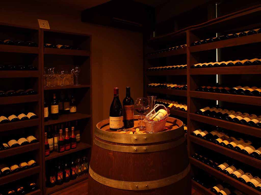 レストランREIRA ワインセラー