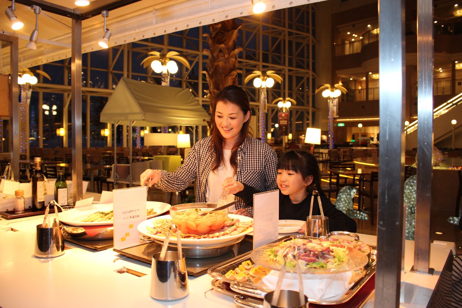 シャトレーゼガトーキングダムサッポロホテル&スパリゾート 【公式サイト/早期ご予約90日前】館内で使える【マルチクーポン】付き!滞在期間中プール&温泉で遊べる≪航空券+ホテル≫ステイ/2食付