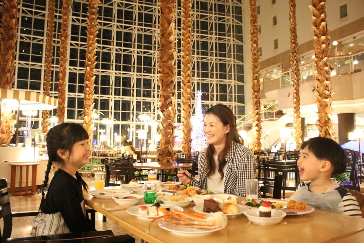 シャトレーゼガトーキングダムサッポロホテル＆スパリゾート 【スタンダード】高さ50mのアトリウムでリゾート感満載！≪家族に優しいリゾート≫のビュッフェ／2食付