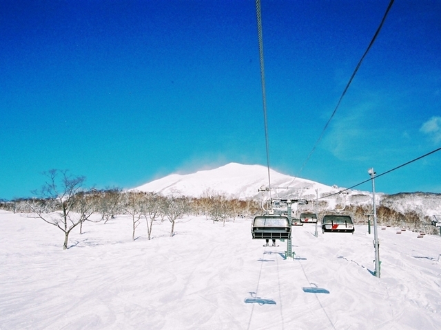 ニセコノーザンリゾート・アンヌプリ 【冬期プラン】★朝食つき　ニセコの冬を満喫♪朝の雪景色を見ながら”焼きたてベーカリー”を堪能＜天然温泉＞
