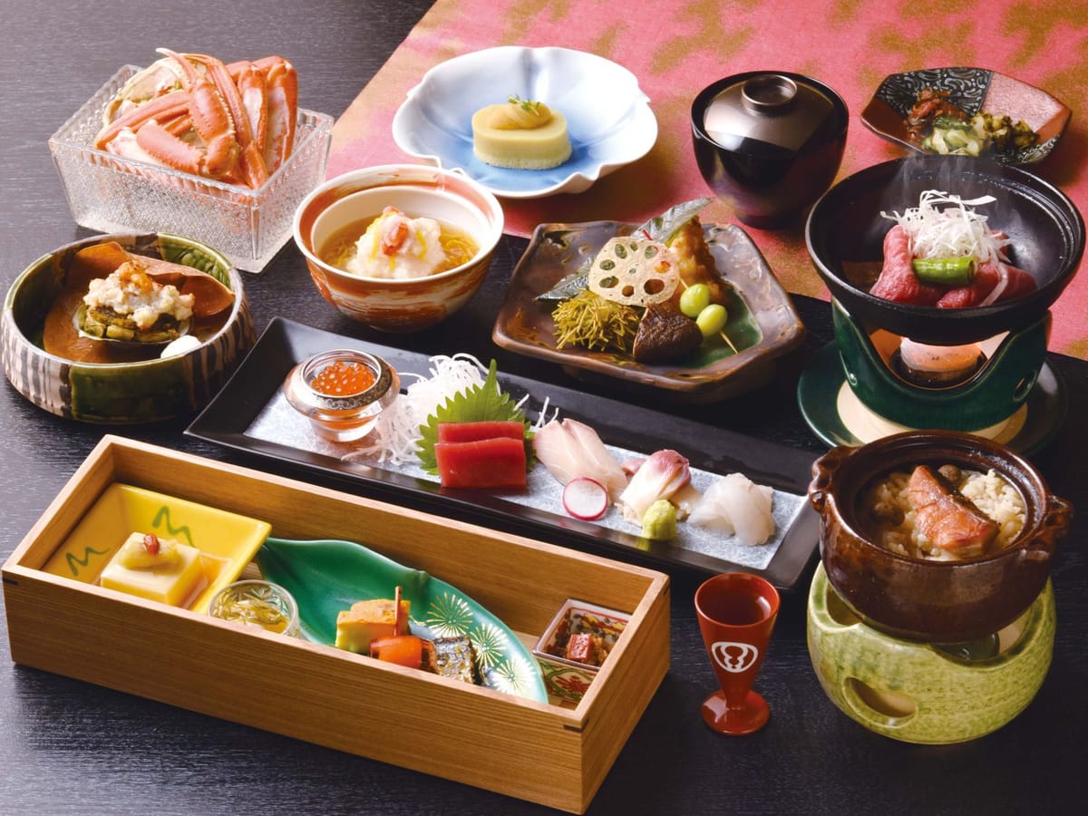 第一滝本館 【食事処】いつもより贅沢な会席を半個室のテーブル席で／特別御膳★★☆＜湯の里＞