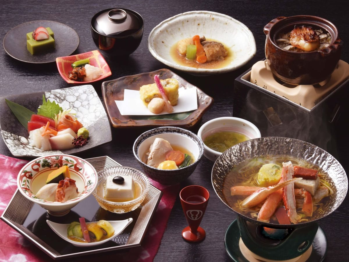 第一滝本館 【食事処】旬を感じる会席を半個室のテーブル席で／季節の御膳★☆☆＜湯の里＞