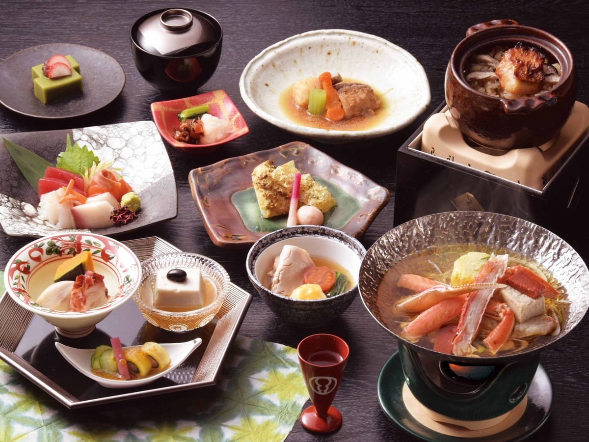 第一滝本館 【お部屋食】季節の素材を用いた滝本のスタンダード／季節の御膳★☆☆